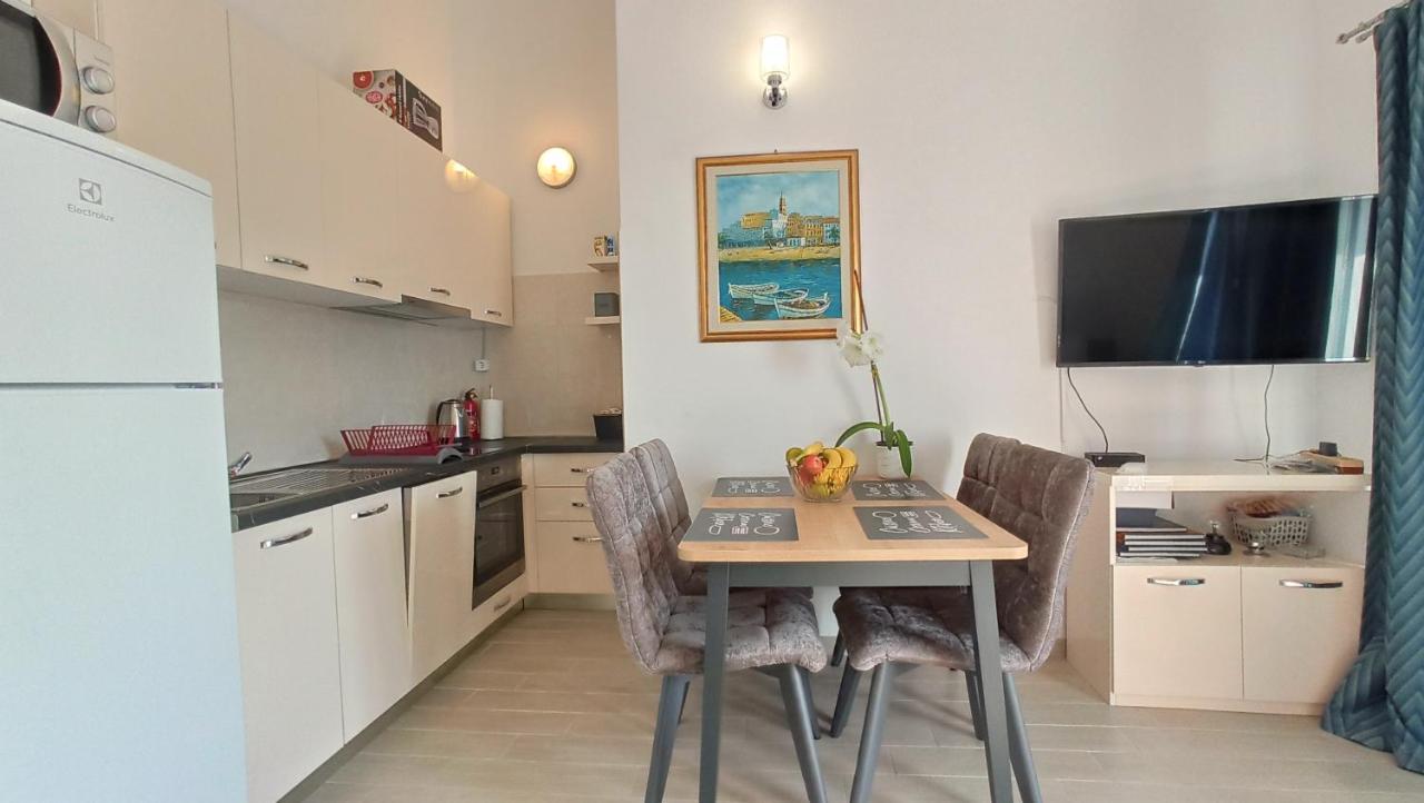Jakopovic Apartments Рогозница Экстерьер фото